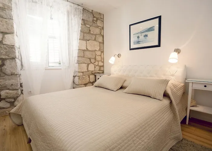 Split Old Town Suites 2