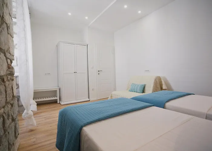 Split Old Town Suites 2